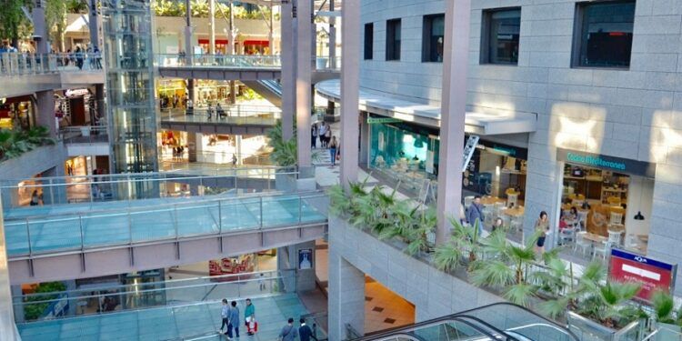 Calendario comercial 2026 en la Comunitat Valenciana: festivos y domingos de comercios abiertos