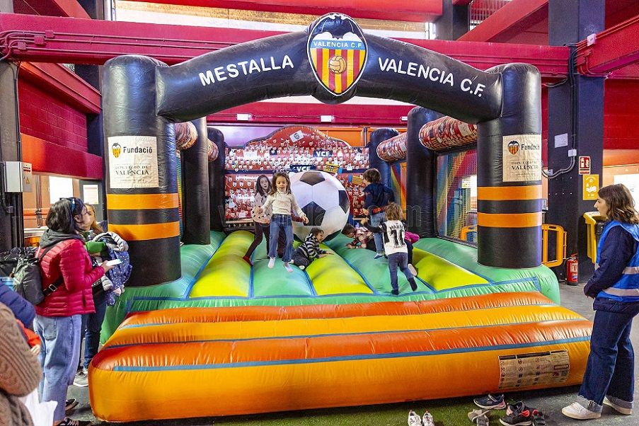 El campo del Valencia CF vuelve a abrirse esta Navidad con actividades gratuitas para las familias
