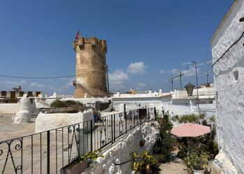 La Torre árabe de Paterna y sus casas-cueva: un tesoro histórico único a un paso de Valencia