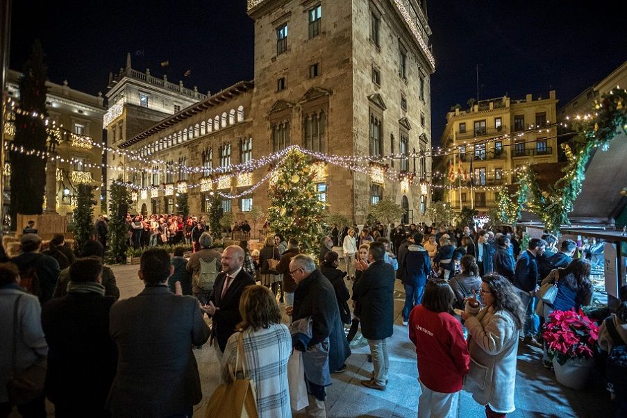 La plaza de Manises de Valencia se convierte en una gran villa navideña con actividades gratuitas