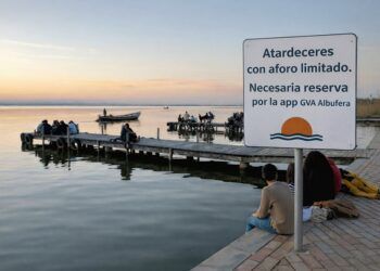 Adiós al atardecer más bello de Valencia: queda limitada la afluencia al embarcadero de la Albufera