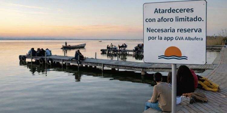 Adiós al atardecer más bello de Valencia: queda limitada la afluencia al embarcadero de la Albufera
