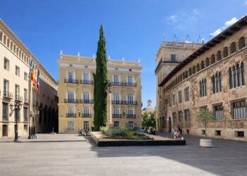 Una estatua de Valencia que pasa desapercibida: homenajea a la raza española y a Francisco Pizarro