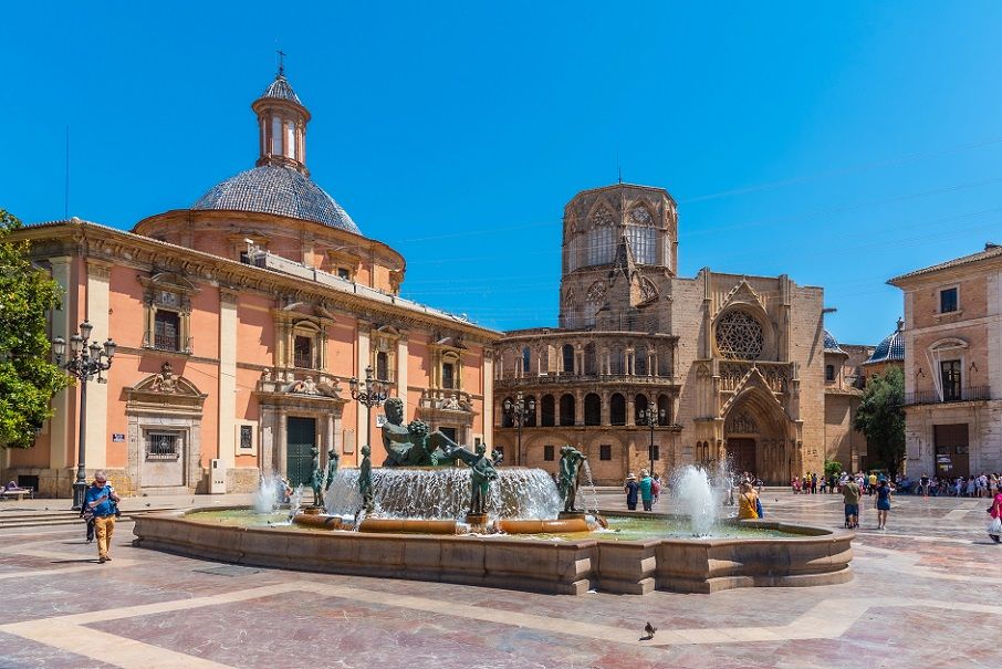 La plaza de la Virgen de Valencia se llena de actividades infantiles gratuitas esta Navidad