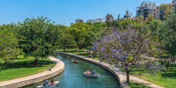 Valencia proyecta un río navegable en el Jardín del Turia para ofrecer paseos en barca todo el año