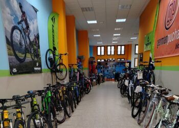 La tienda de bicicletas más antigua de España está en Algemesí y suma más de un siglo de historia