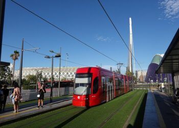 La Generalitat prorroga la gratuidad del transporte para menores de 14 años y afectados por la dana