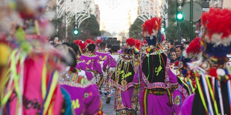 Valencia también suspende el mercado y gran Carnaval de Ruzafa por alerta naranja de viento