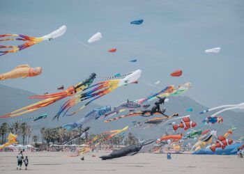 El III Festival del Viento reunirá avionetas, cometas, globos aerostáticos y más de 150 actividades