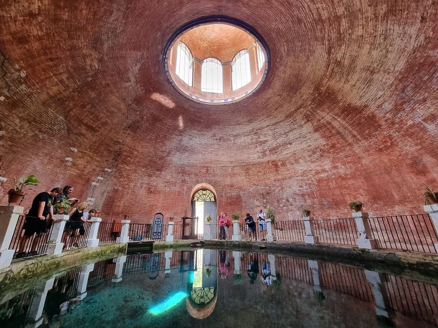 La Font del Molinar de Alcoy, una bella joya modernista que protege una surgencia de agua