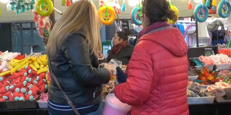 El Mercado de Reyes del Cabanyal vuelve para llenar de tradición el barrio marítimo de Valencia