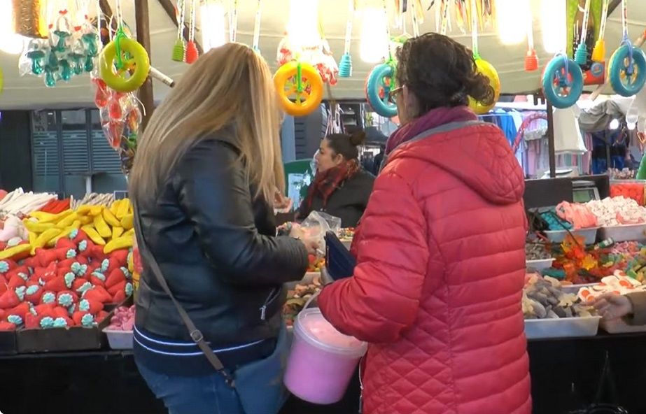 El Mercado de Reyes del Cabanyal vuelve para llenar de tradición el barrio marítimo de Valencia