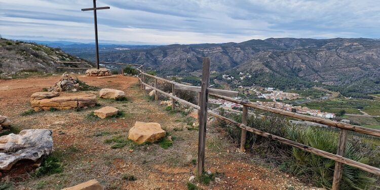 Una bella ruta circular entre fuentes, historia y paisaje en Castellonet de la Conquesta