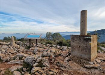 El Puig Frare y el Cim de Covatelles desde Oliva, una bella ruta entre pinares y miradores de la Safor