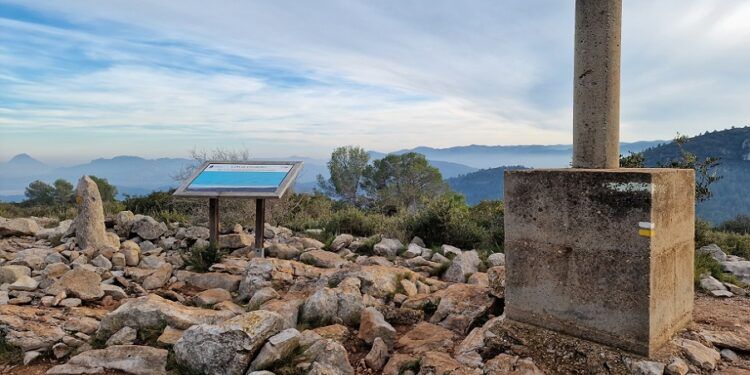 El Puig Frare y el Cim de Covatelles desde Oliva, una bella ruta entre pinares y miradores de la Safor