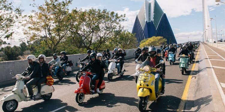 Más de 1.100 Vespas y Lambrettas se darán cita en Valencia con la matinal de Vespalafalla 2026