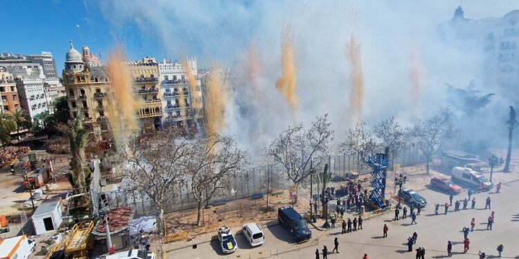 Calendario pirotécnico Fallas 2026, programación completa con todas las mascletaes y castillos