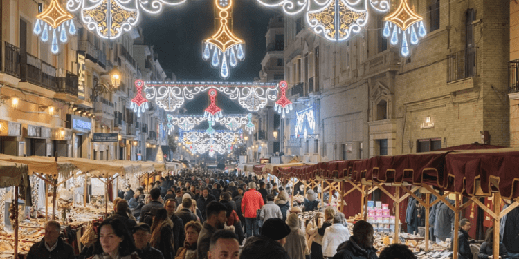 El mercado de San Blas regresa al barrio de Ruzafa con tres días de tradición y cultura popular