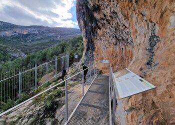 Visitas guiadas gratuitas para descubrir el castillo y los abrigos rupestres del barranc de Carbonera