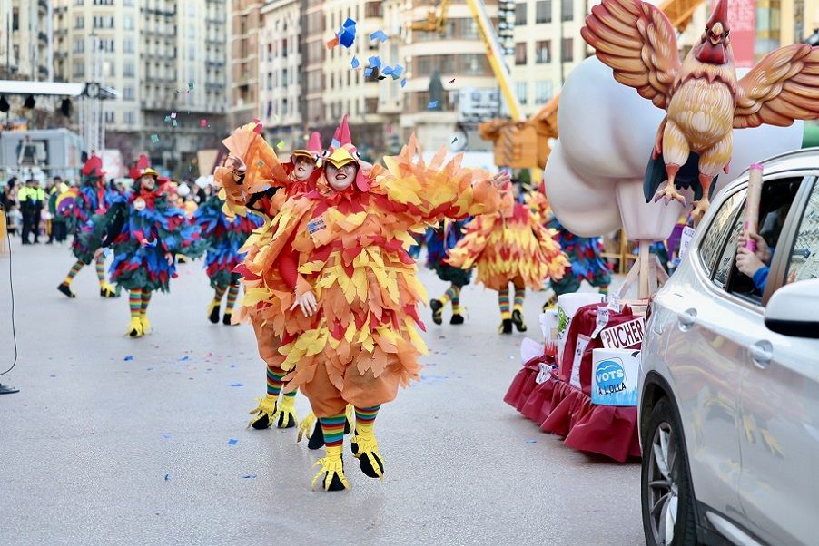 La Cabalgata del Ninot 2026 llenará este sábado de sátira, humor y color las calles de Valencia
