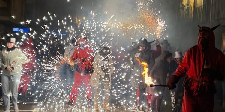 Benimaclet celebra este fin de semana su tradicional Carnaval con cabalgata, correfoc y música festiva
