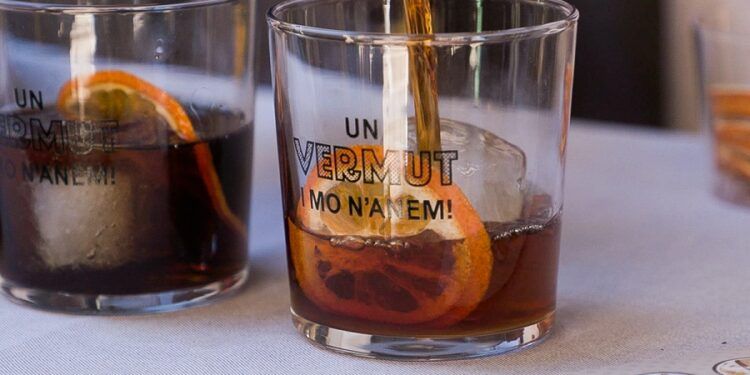 Fiesta del vermut este sábado en el Cabanyal para disfrutar brindando, comiendo y bailando