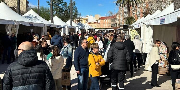 Algemesí impulsa su comercio local tras la DANA con la «Fira d’Oportunitats Amunt Algemesí»