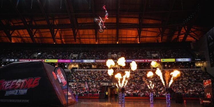 El Freestyle World Tour llega a Valencia con un gran espectáculo de motos y acrobacias extremas