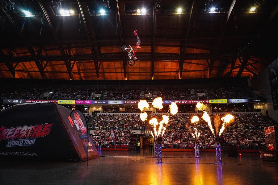 El Freestyle World Tour llega a Valencia con un gran espectáculo de motos y acrobacias extremas