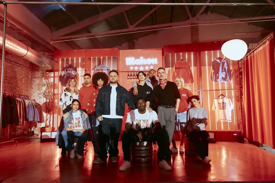 Mahou rinde homenaje a las Fallas con una colección creada junto a la firma valenciana BLGR