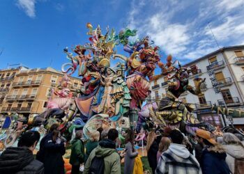 Un bono a coste reducido permite visitar por dentro los monumentos de Especial de las Fallas 2026