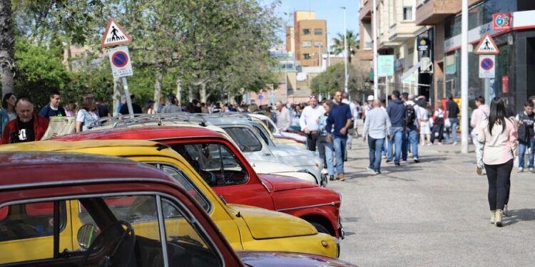 La gran concentración de clásicos de Moncada reunirá a más de 600 coches y motos históricas