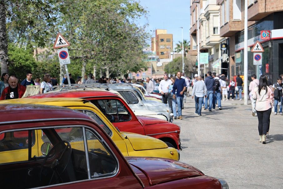 La gran concentración de clásicos de Moncada reunirá a más de 600 coches y motos históricas