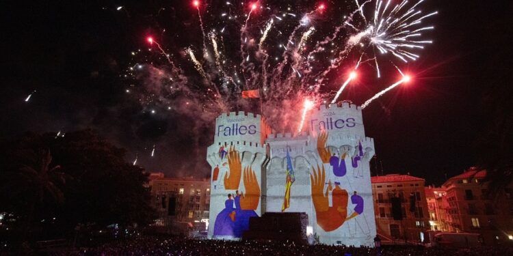 Directo Crida 2026: sigue en vivo el gran acto de las Torres de Serranos que da inicio a las Fallas