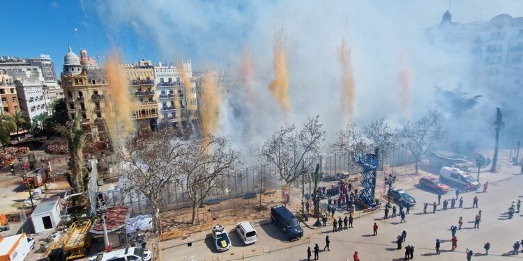 Mascletaes Fallas 2026 en directo: sigue la mascletà del jueves 19 de marzo con Valencia Bonita