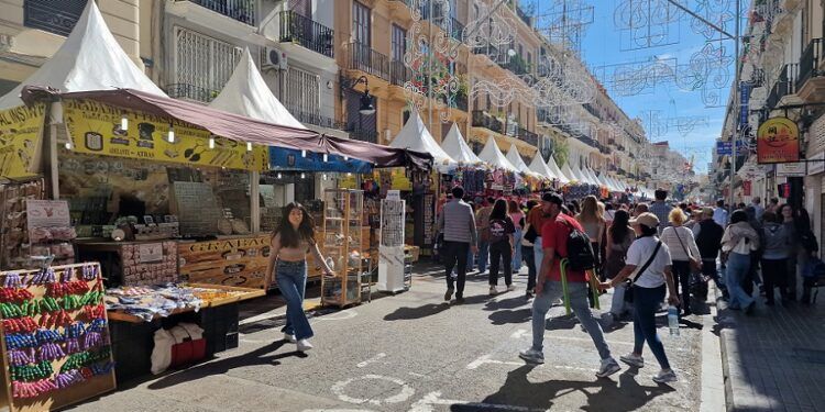 Mercadillos durante las Fallas 2026 de Valencia: gran guía con todos los mercados falleros