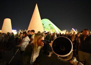 La Luna, protagonista en la charla y observación astronómica gratuita del Museu de les Ciències