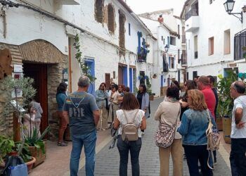 Visitas guiadas gratuitas para descubrir Sot de Chera: patrimonio, flores e historia en La Serranía