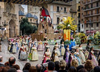 Directo Ofrenda Fallas 2026, sigue en vivo la ofrenda de flores a la Mare de Déu dels Desamparats
