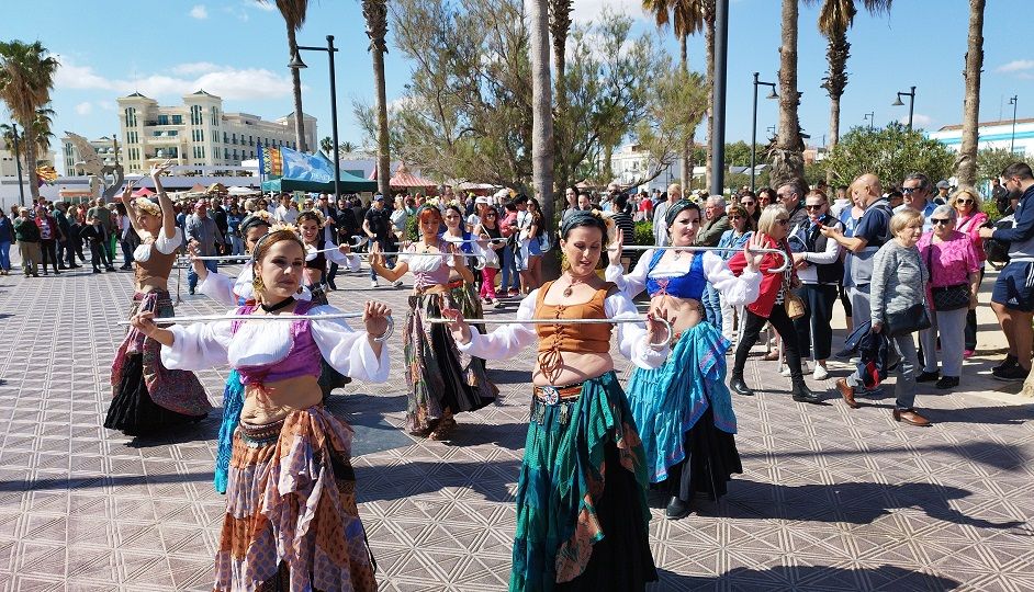Gran feria medieval en el Paseo Marítimo de Valencia con mercado, espectáculos y entrada infantil