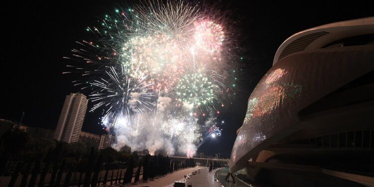 Así será la Nit del Foc 2026 en Valencia: horario, todos los detalles y mejores sitios para verla