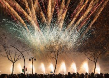 Vulcano estrena este sábado en Valencia el espectáculo de pirotecnia experimental “Pólvora a la mar”