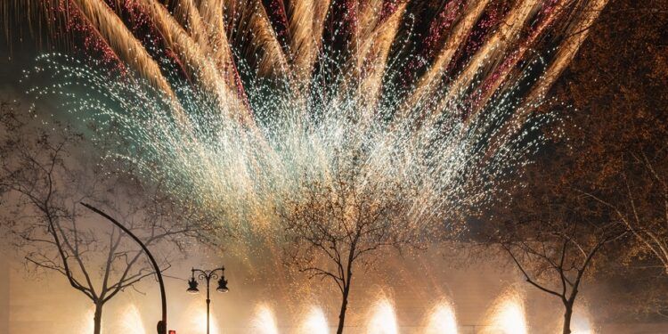 Vulcano estrena este sábado en Valencia el espectáculo de pirotecnia experimental “Pólvora a la mar”