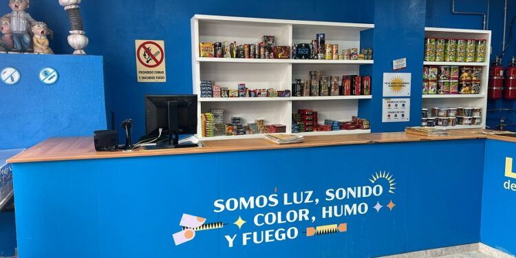 Comprar petardos en Valencia, listado de tiendas con productos pirotécnicos en las Fallas 2026