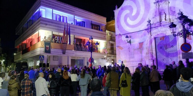 En Turís, Montserrat, Montroi, Alcàsser y Catadau, las Fallas continúan más allá del 19 de marzo