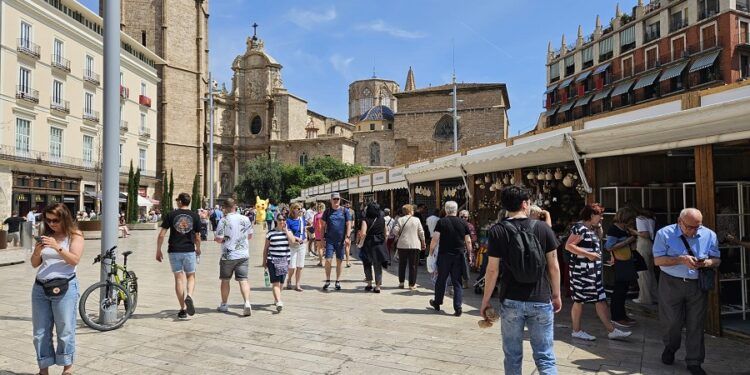 El Mercado de la Escuraeta 2026 llega a la plaza de la Reina de Valencia desde este domingo