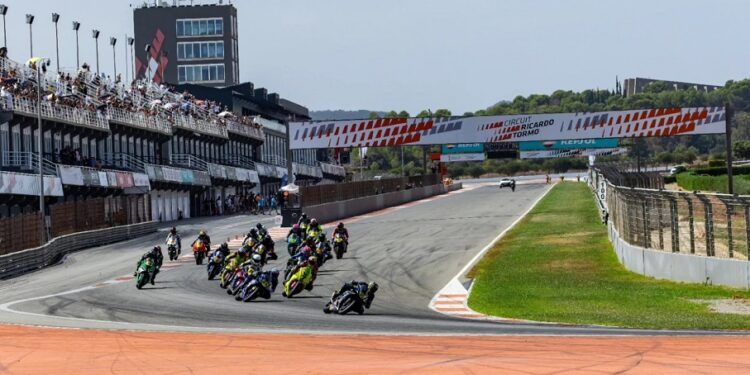 Fin de semana de carreras de motos gratis en el Circuit de Cheste con el CEF InterOpen de Velocidad