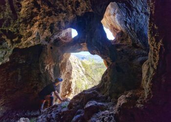 Una bella ruta circular en Cocentaina por la Serra de l’Alberri conduce a dos cuevas dignas de visita
