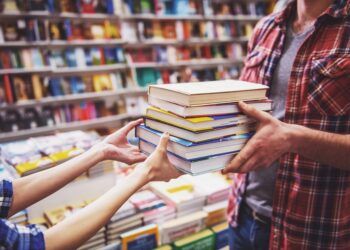 El Día del Libro llena Valencia de actividades, mercados solidarios y reading parties gratuitas