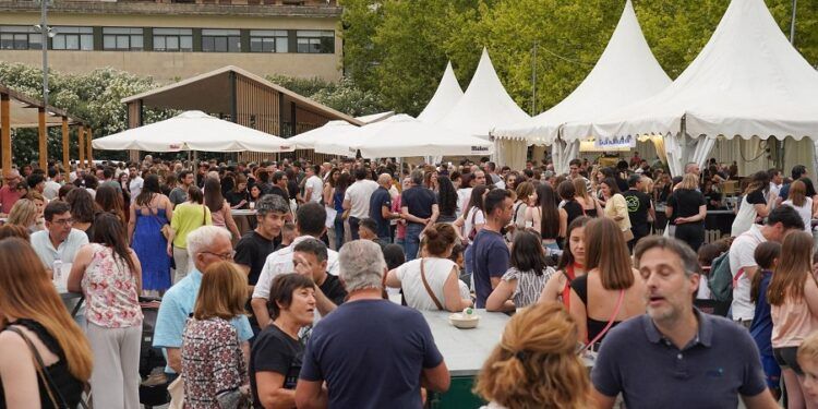 Ontinyent se llena de gastronomía, cultura y música con la Fira de Tendes, Tapes i Rock 2026